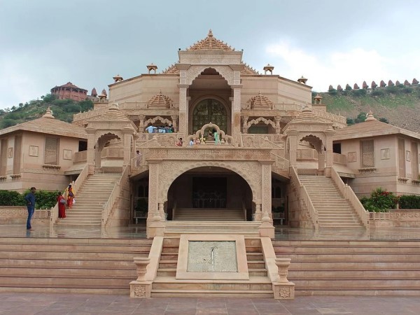 Ajmer Sightseen Taxi Service
